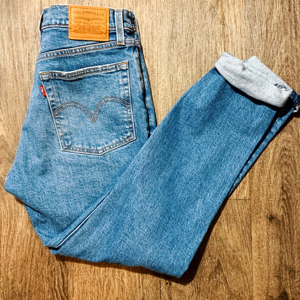 Levi’s Wedgie Jean